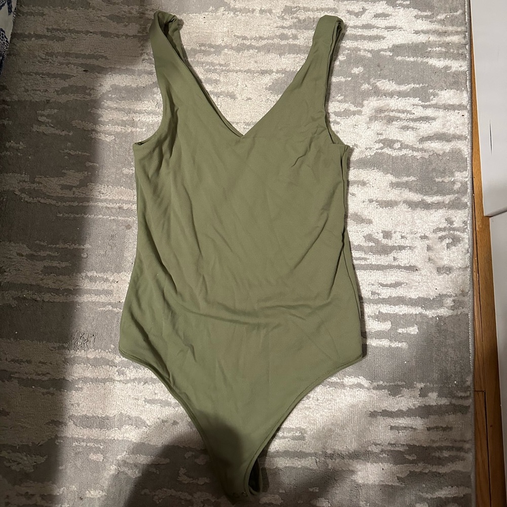 Abercrombie small green body suit